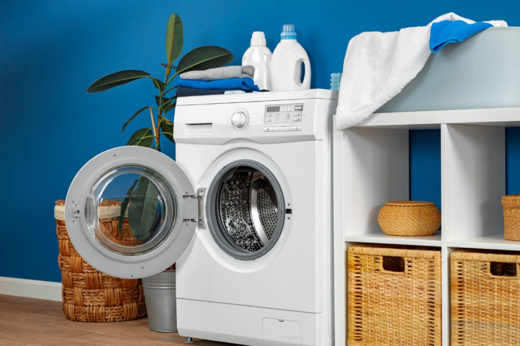 Laundry Room Close Up Of Washing Machine 2021 09 02 23 13 02 Utc (1)
